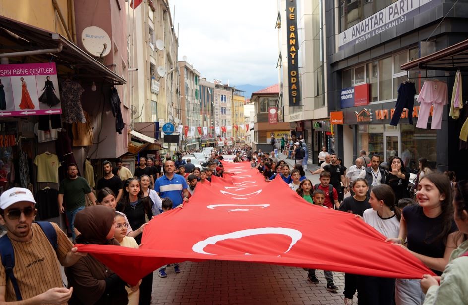 "Kafkasör Festivali" boğalı kortej yürüyüşüyle başladı