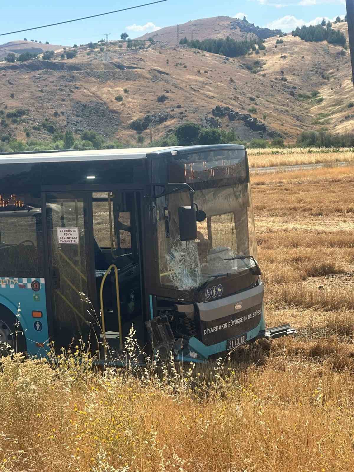 Çarpışmaktan kaçtılar kazadan kaçamadılar: 2 yaralı