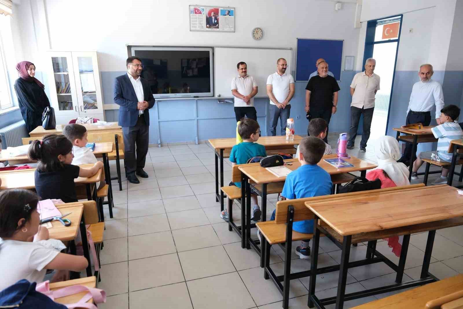 Yaz Kur’an kursunda eğitim ve sosyal etkinlikler bir arada