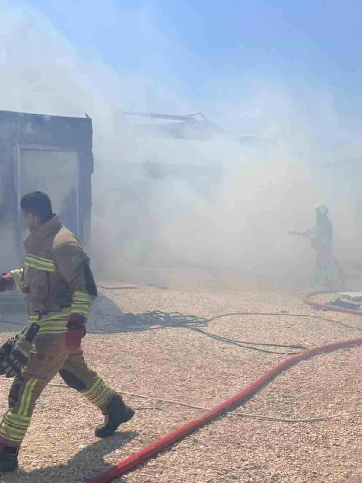 Antakya’da konteyner yangını