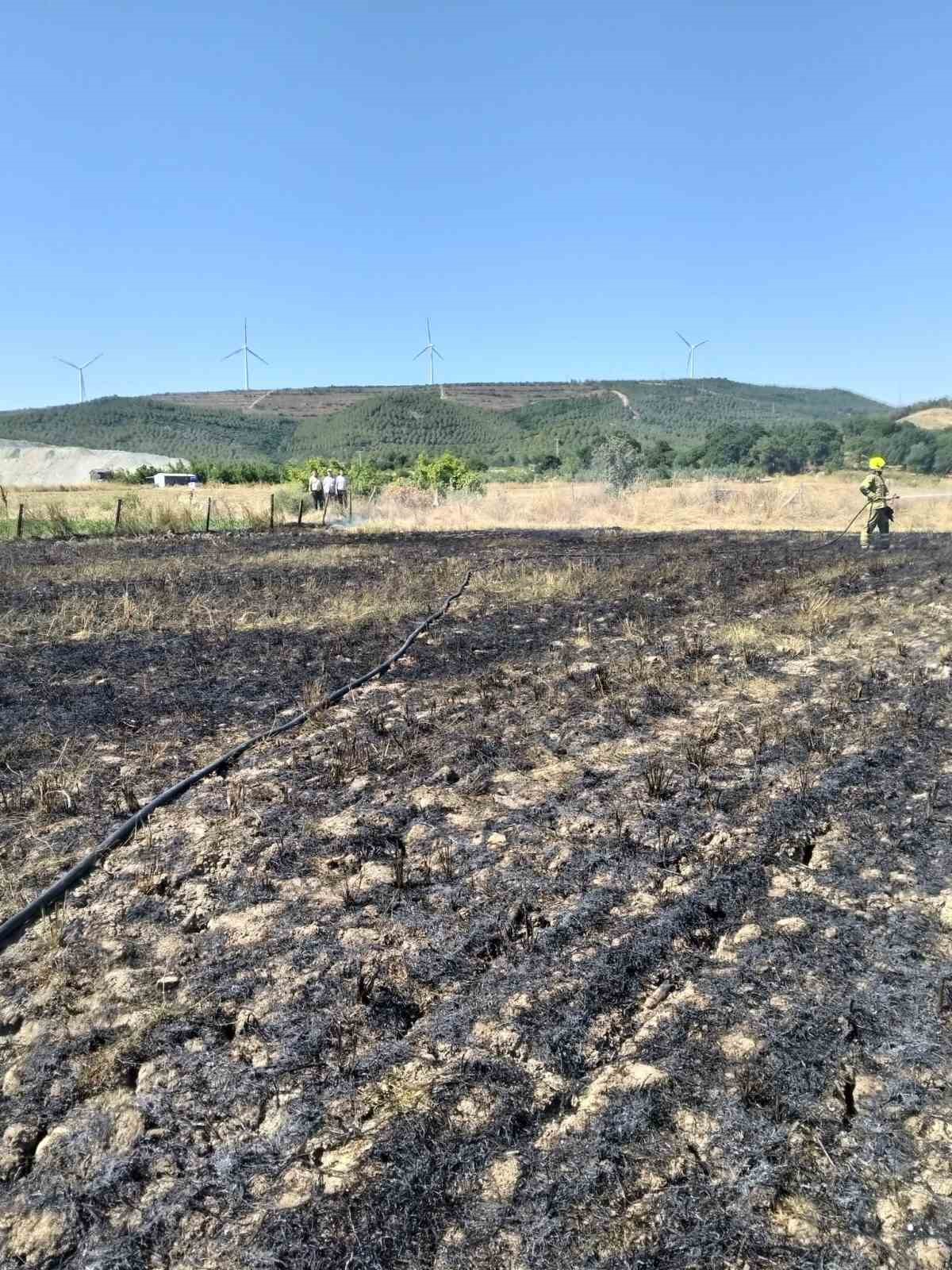 Gönen’de iki farklı bölgedeki arazi yangınları söndürüldü