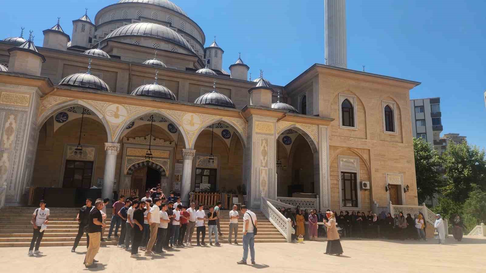 Aydın’dan 109 hafız öğrenci umre yolcusu