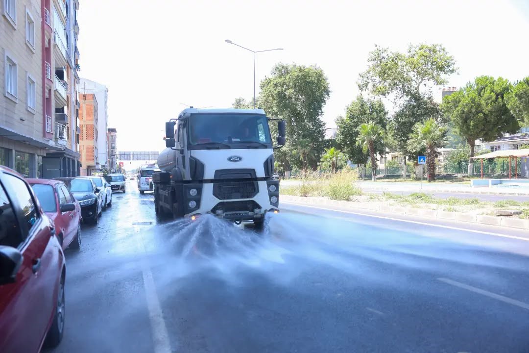 İncirliova karayolunda temizlik çalışmaları tamamlandı