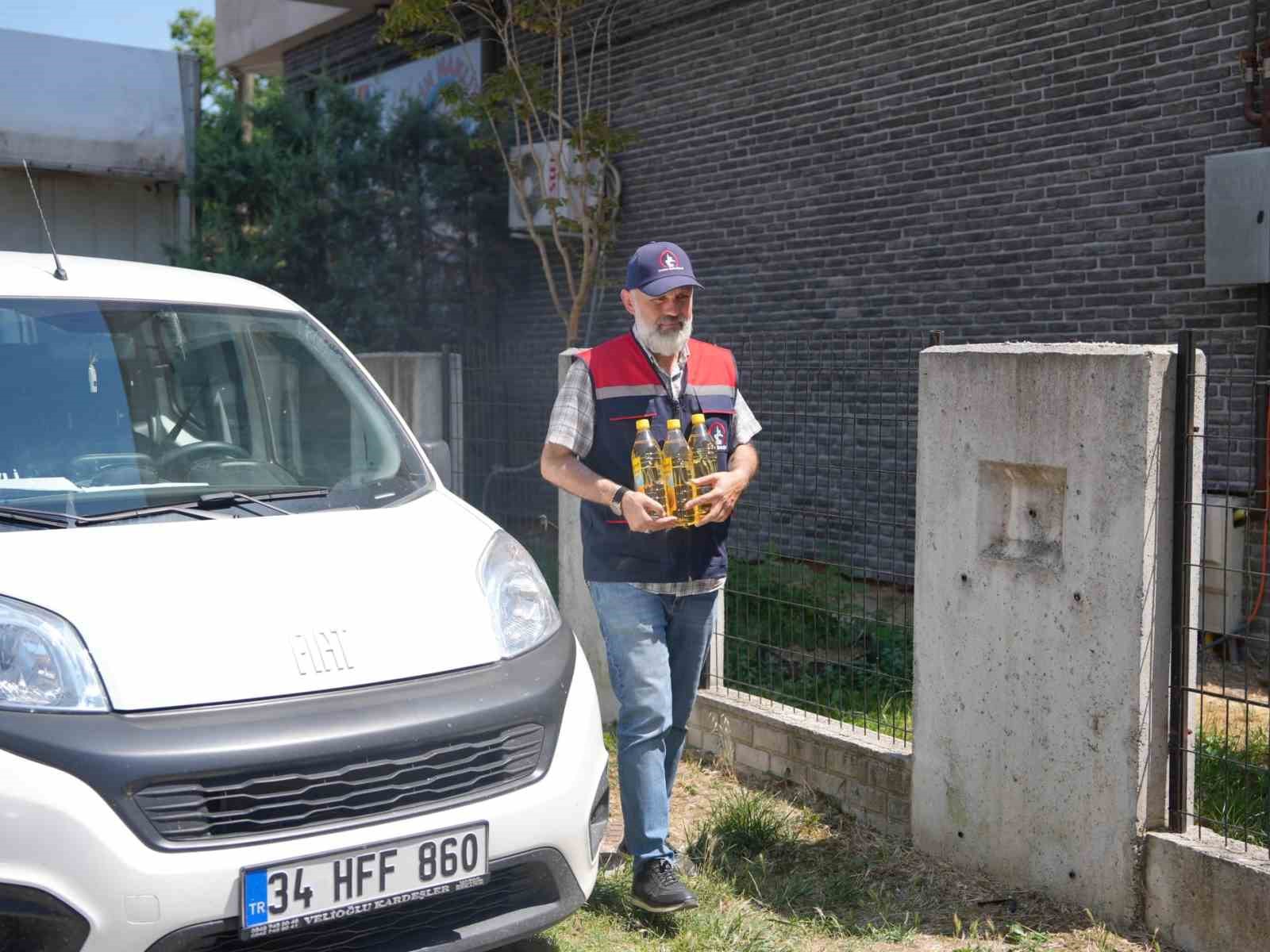 Düzce’de atık yağ kampanyasına katılanlara sıvı yağ hediyesi
