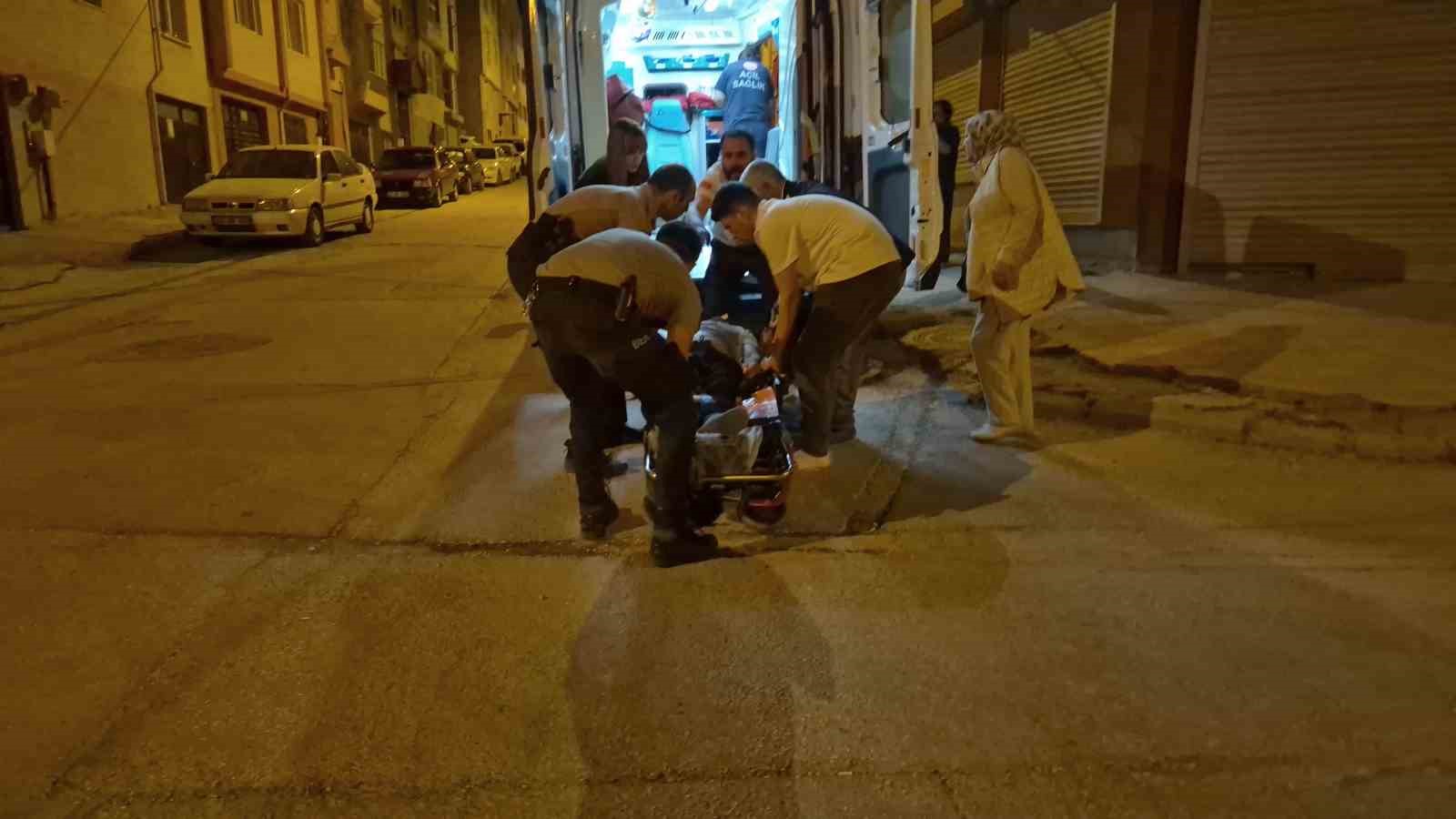 Eskişehir’de bunalıma giren şahıs kendi karnına bıçak sapladı