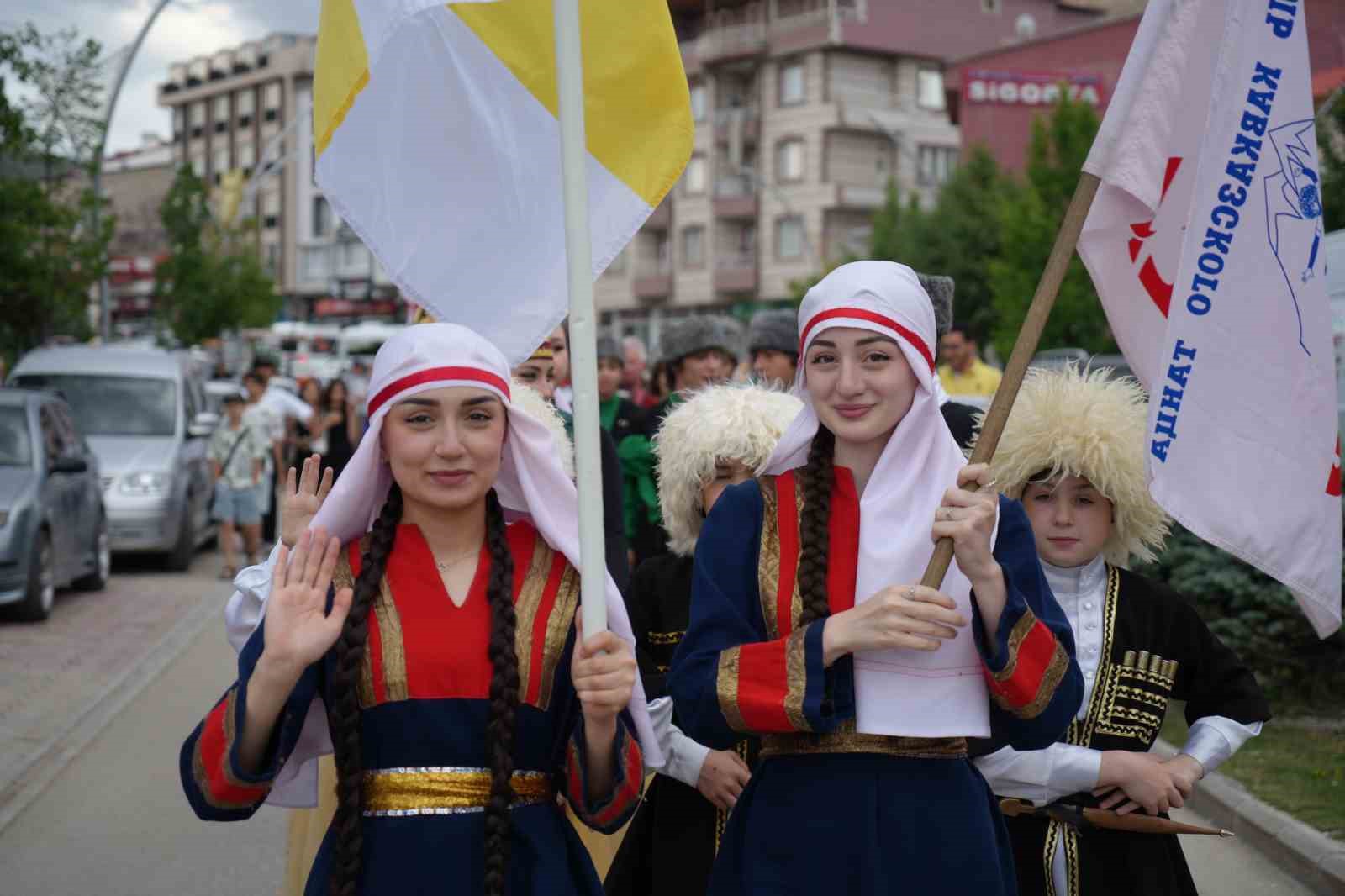 Dede Korkut Şölenleri’nde halk dansları ve müzik gösterileri ilgi gördü