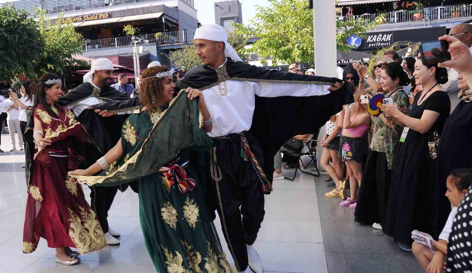 Halk dansları rüzgarı Bursa’nın dört bir yanını sardı