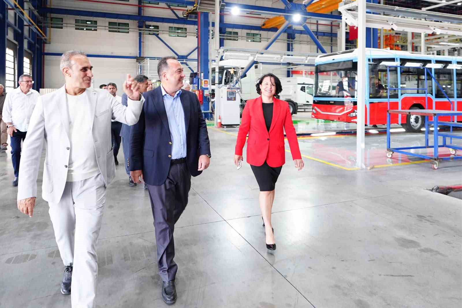 Manisa’nın ulaşım filosuna 15 yeni otobüs