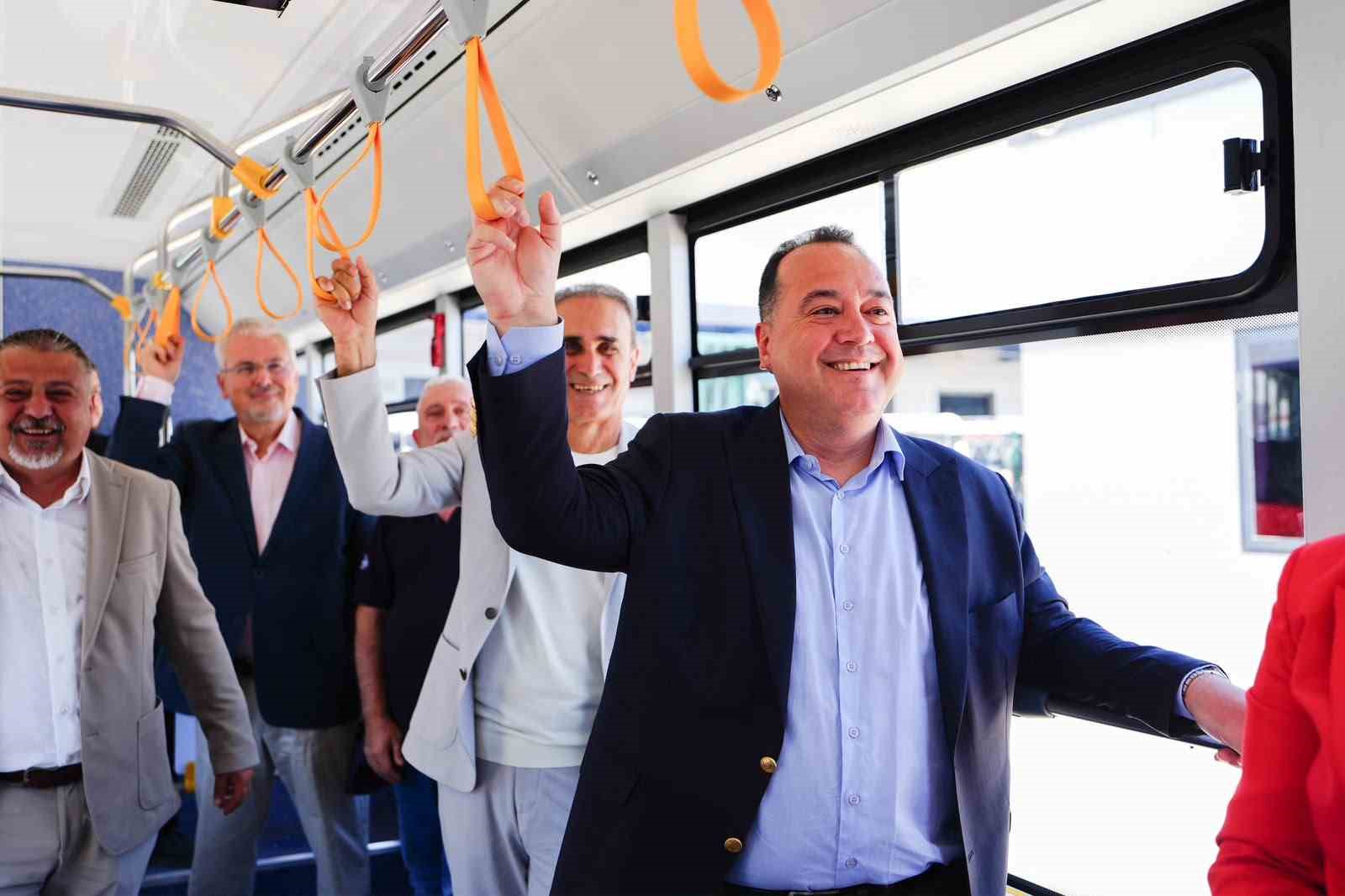 Manisa’nın ulaşım filosuna 15 yeni otobüs
