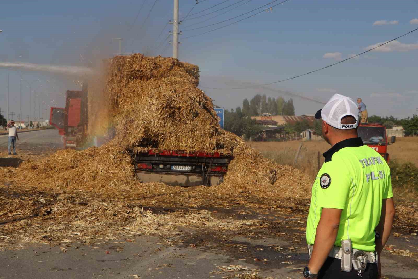 Saman balyası yüklü tırda yangın