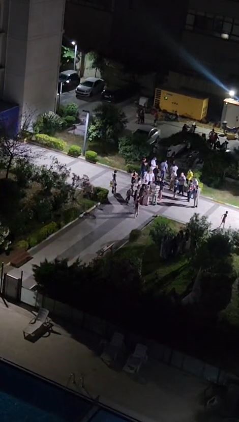 Esenyurt’ta havai fişek kavgası, iki aile birbirine girdi