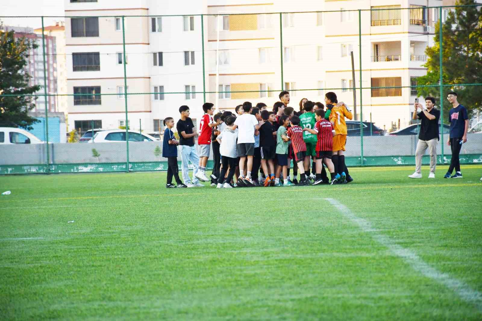 U13 Liginde şampiyon Fatih Yurt SK oldu
