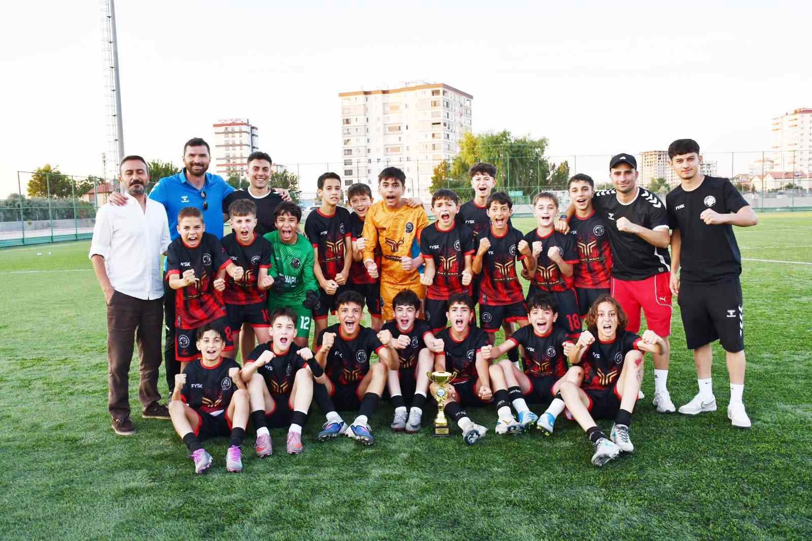 U13 Liginde şampiyon Fatih Yurt SK oldu