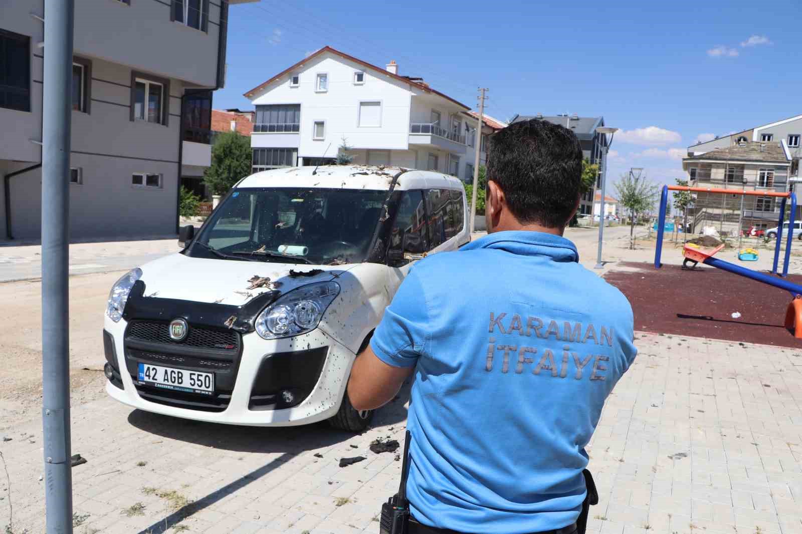 Apartman müştemilatında yangın çıktı, park halindeki araç zarar gördü