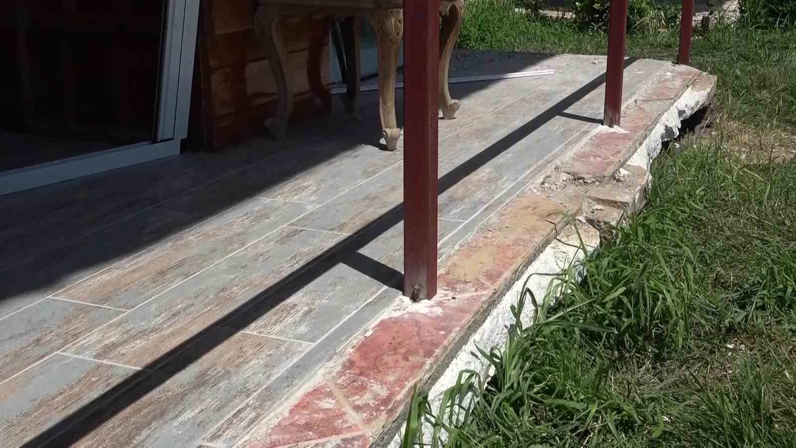 20 santimetrelik balkon çıkıntısı için kepçeli yıkıma ev sahipleri isyan etti