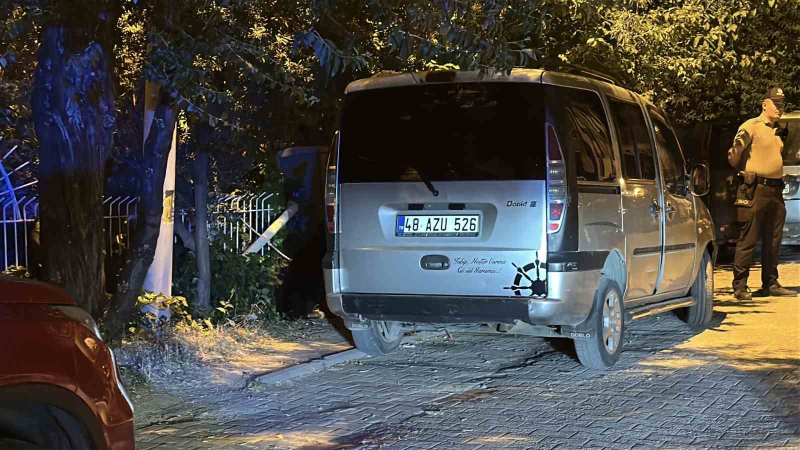 Alkollü araç kullanmadığını savunup alkolmetreyi üflemeyi reddetti