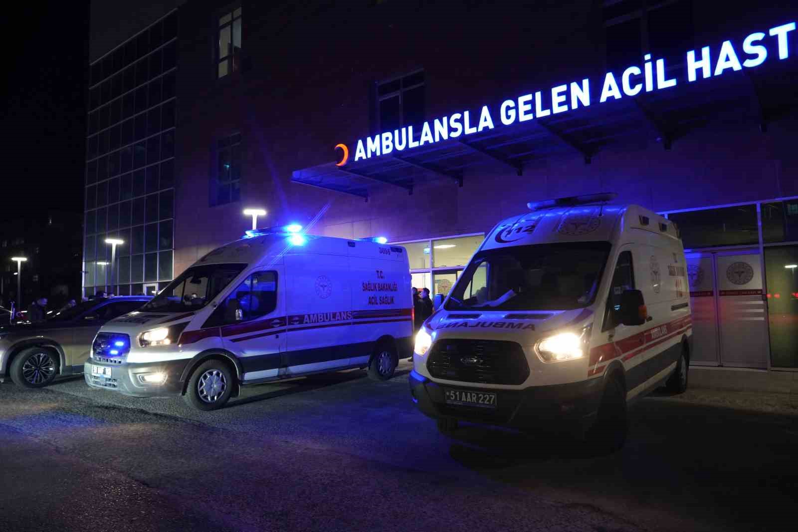 Husumetlisini tüfekle yaralayan şüpheli kaçarken tır çarptı