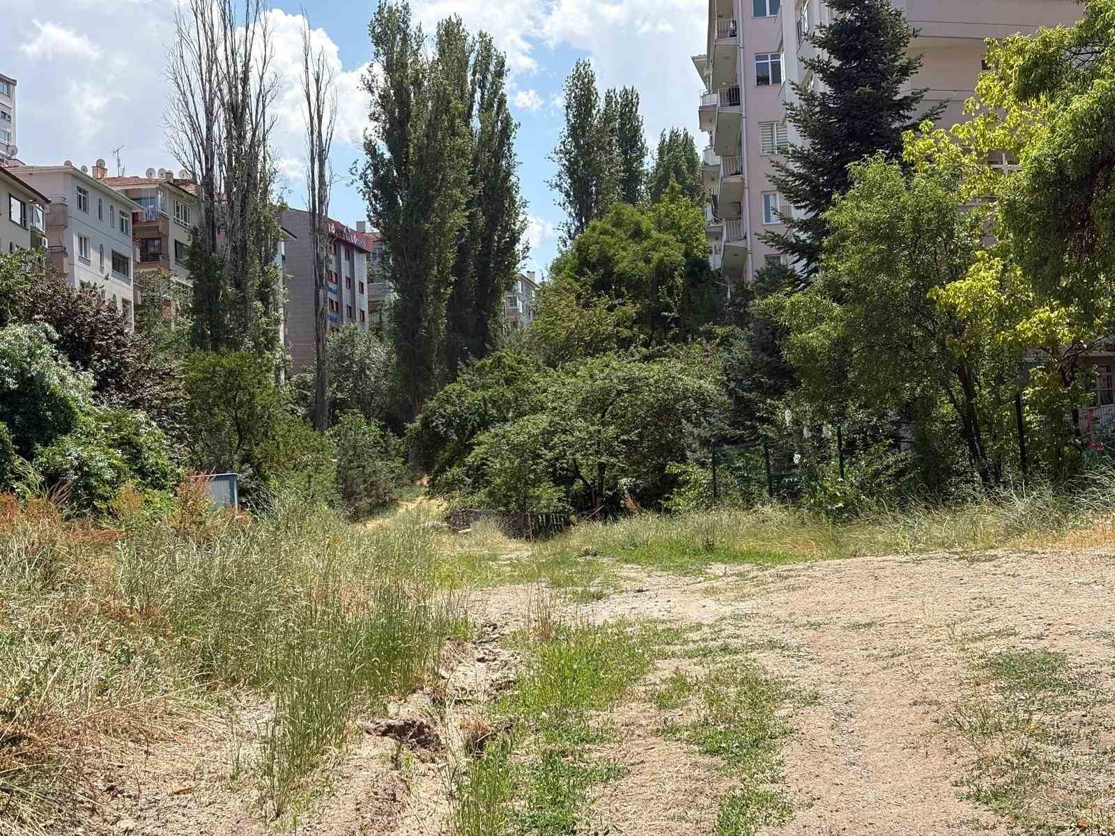 Başkent’in göbeğinde kanalizasyon ve çevre kirliliği isyanı: "Camımızı açamıyoruz"