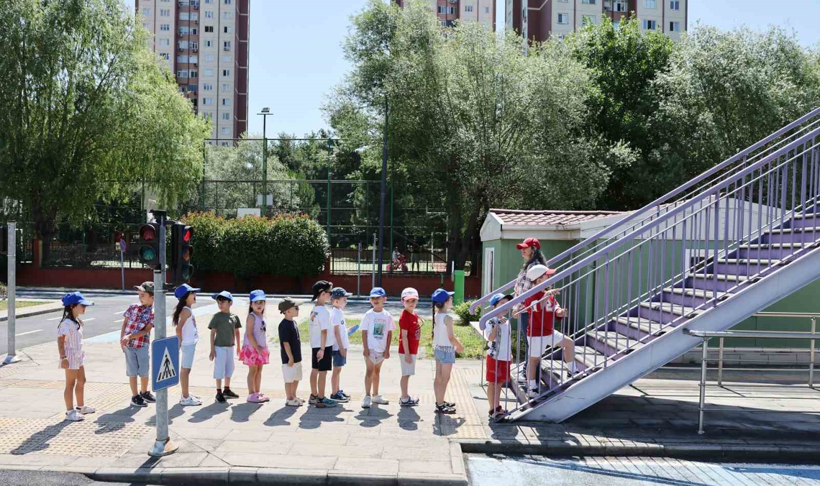 Yaz dönemi çocuk trafik eğitimleri başladı