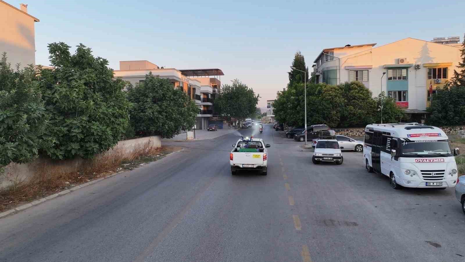 Efeler’de ilaçlama mesaisi hız kesmiyor