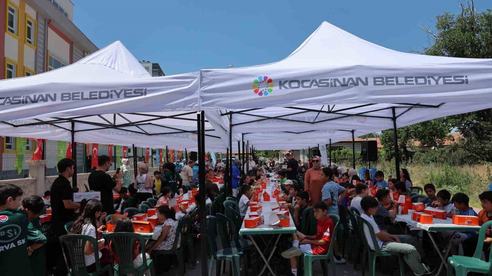 Başkan Çolakbayrakdar: "Kocaburger’ı yaz boyunca ERVA okullarında sürdüreceğiz"