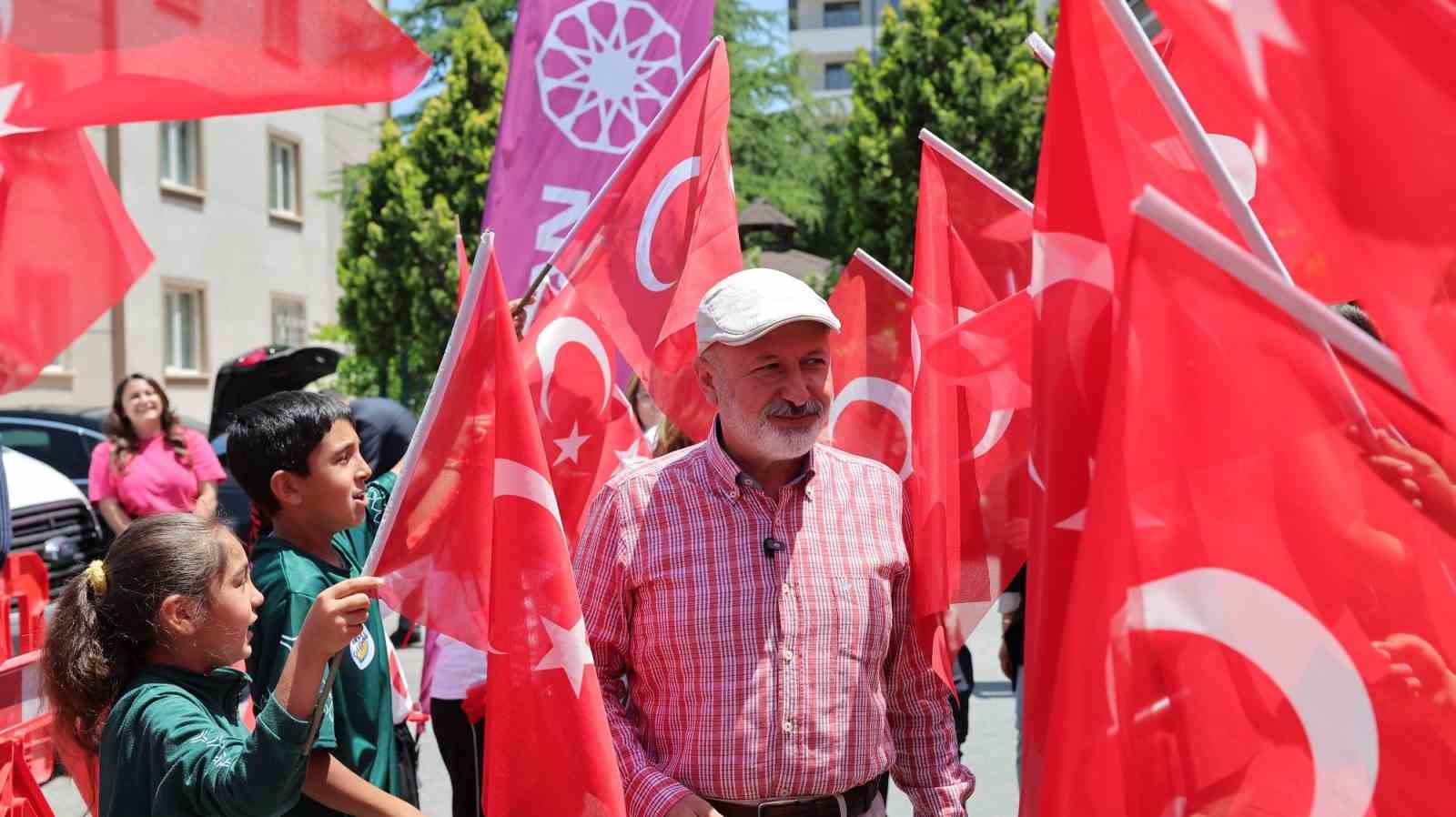 Başkan Çolakbayrakdar: "Kocaburger’ı yaz boyunca ERVA okullarında sürdüreceğiz"