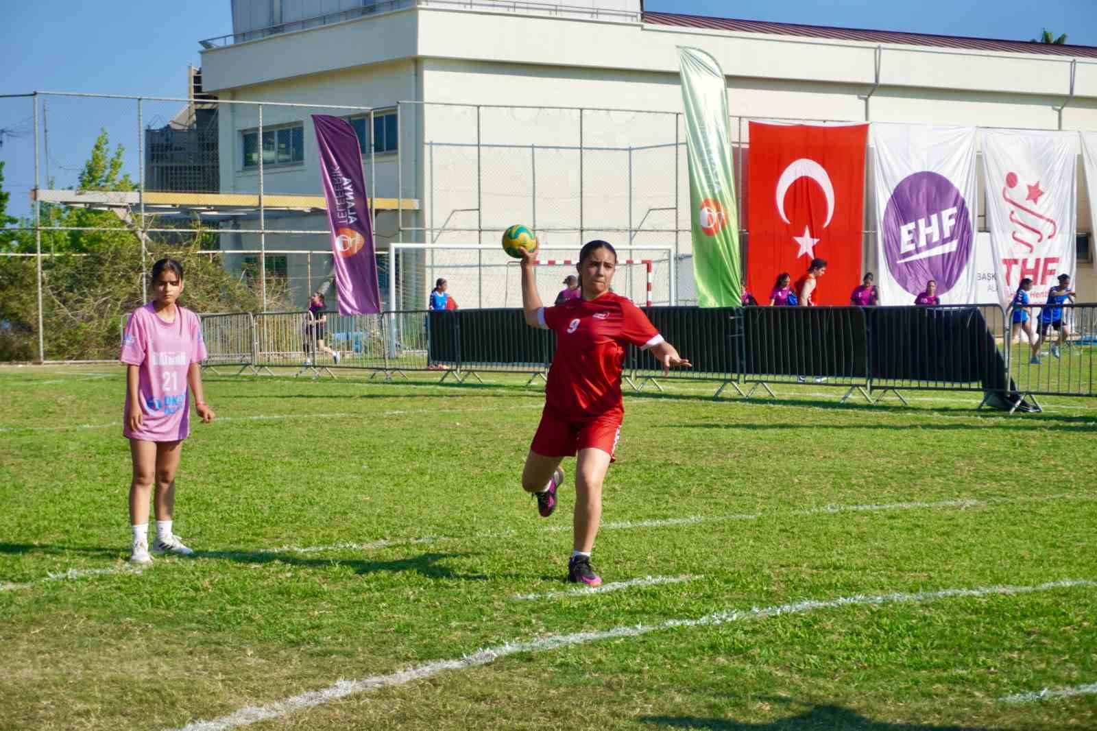 Alanya’da 2 bin kişilik hentbol şöleni başladı