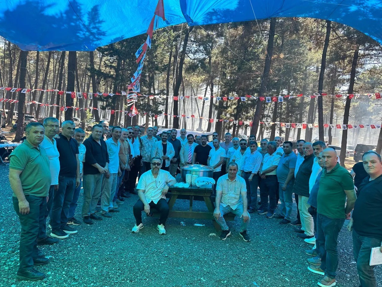 Köylüler geleneksel kır pikniğinde buluştu