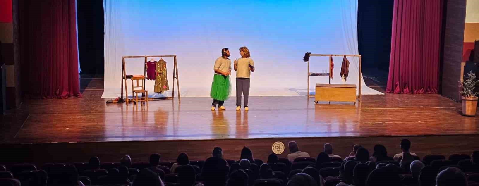 Bodrum Belediyesi Şehir Tiyatrosu Muğla’da sanatseverlerle buluştu