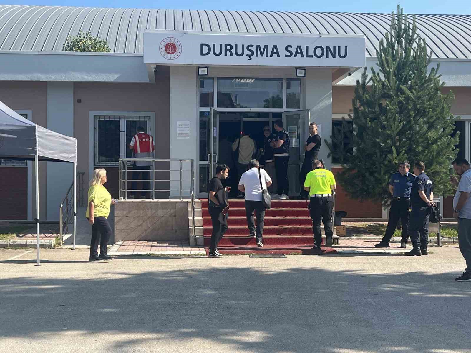 Zincir market temsilcileri Tanju Özcan davasında şikayetçi olmadı