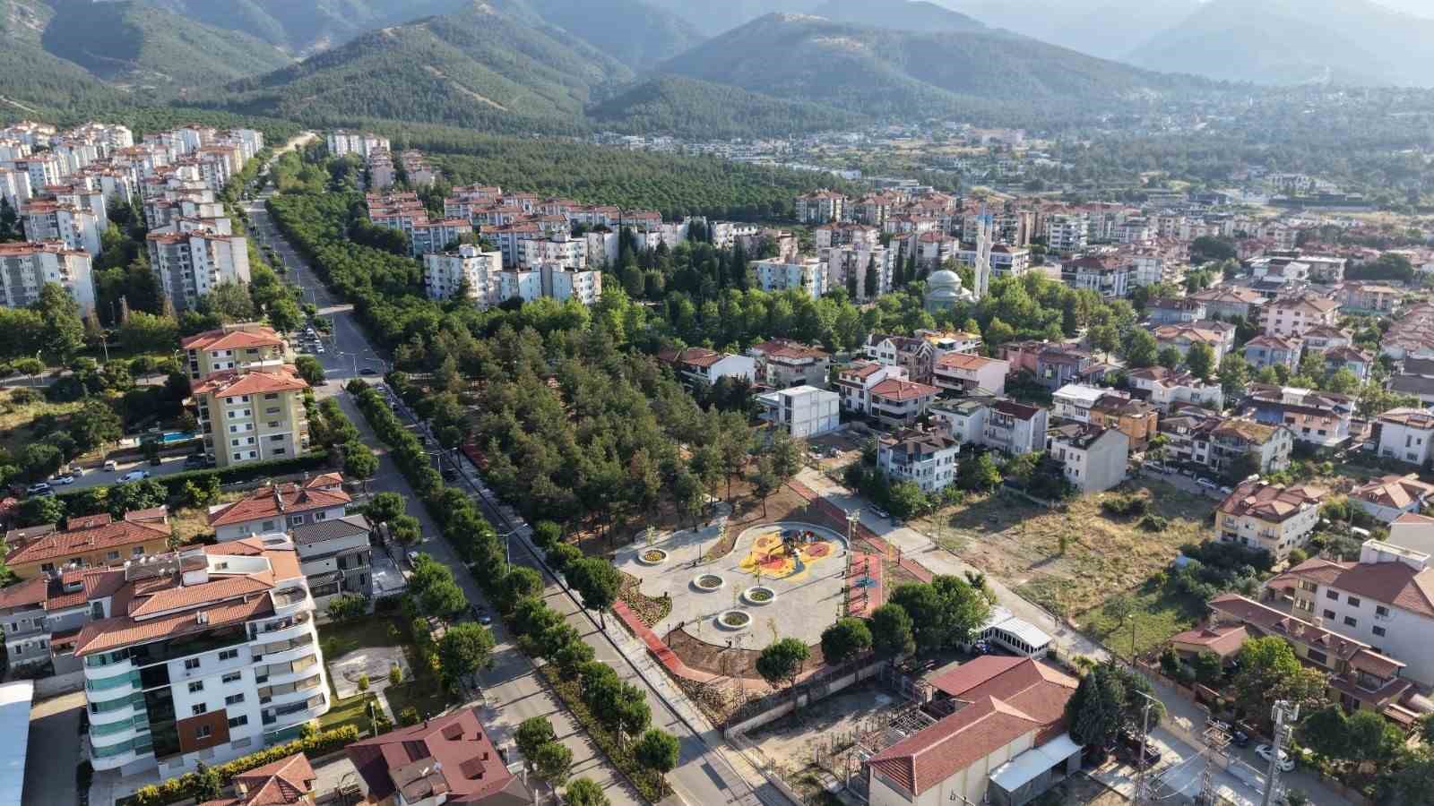 Yenişehir Mahallesi’ndeki 7 bin 670 metrekarelik park yenilendi