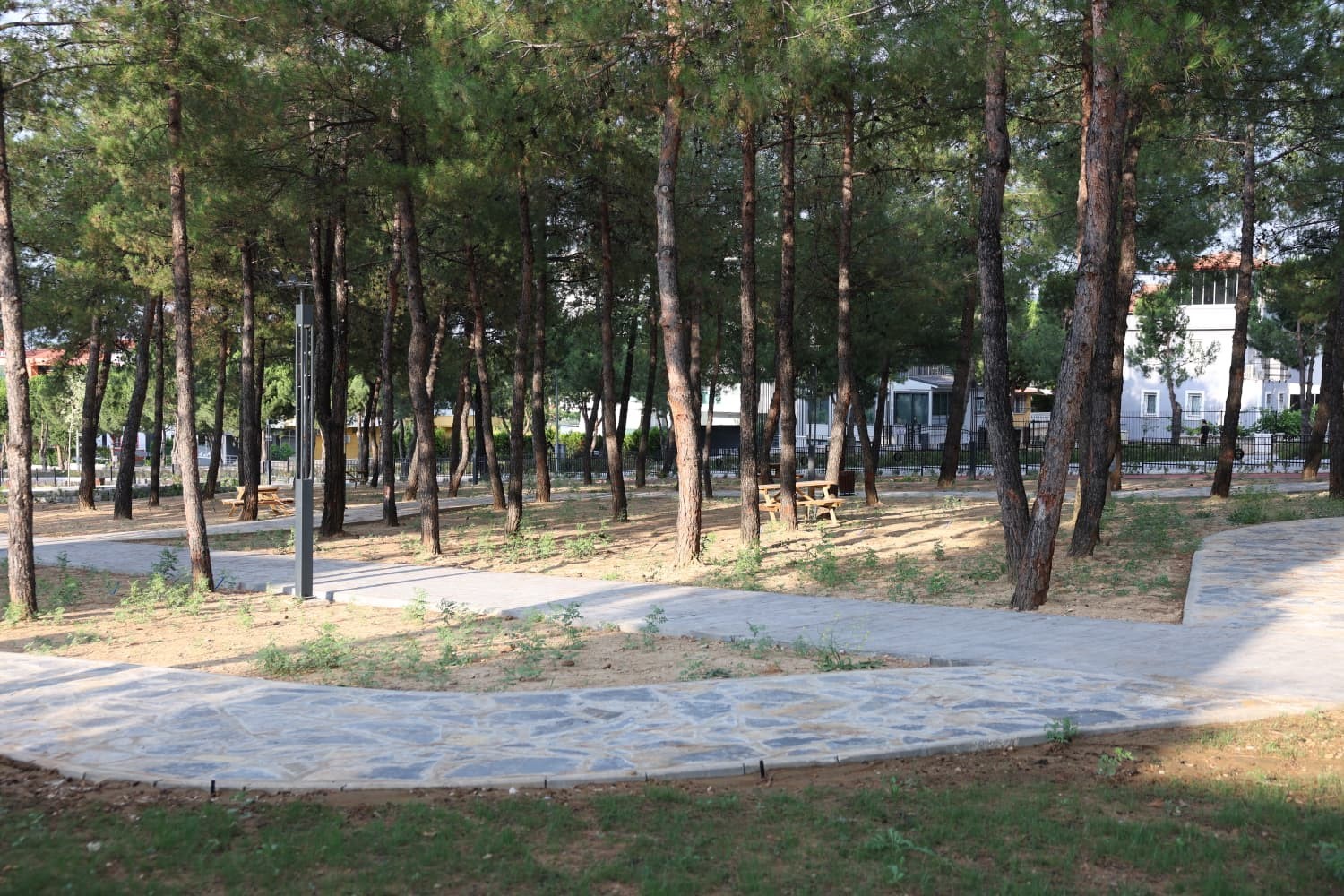 Yenişehir Mahallesi’ndeki 7 bin 670 metrekarelik park yenilendi
