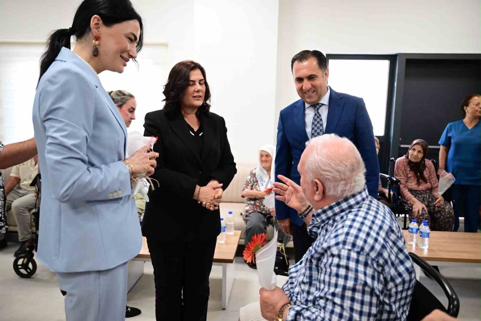 Başkan Çerçioğlu, yaşlı çınarların yanında
