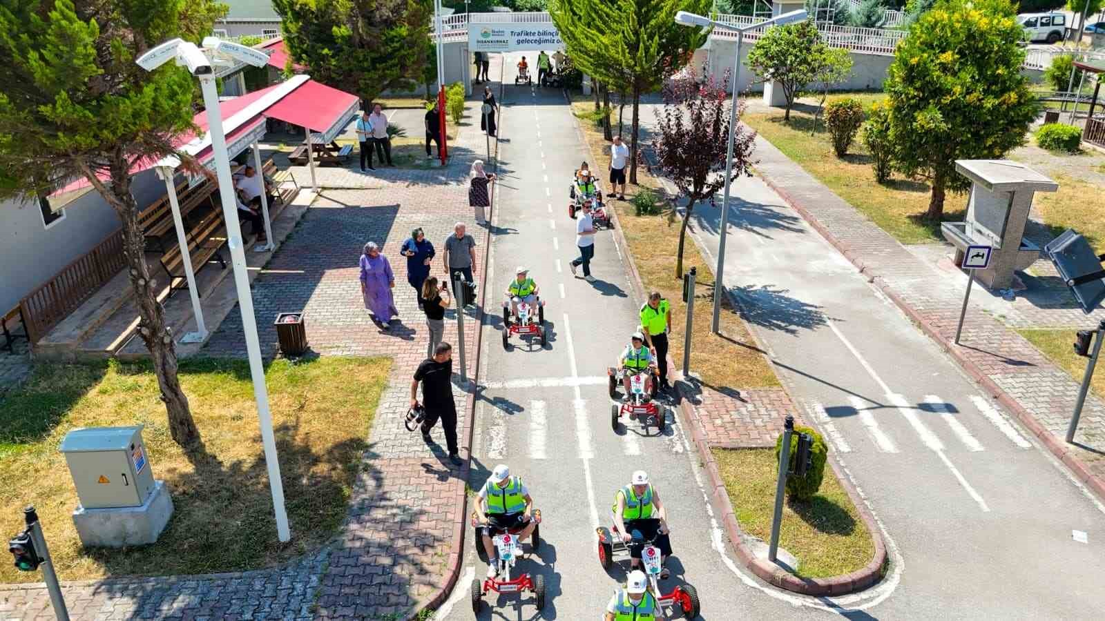 Down sendromlu çocuklara uygulamalı trafik eğitimi