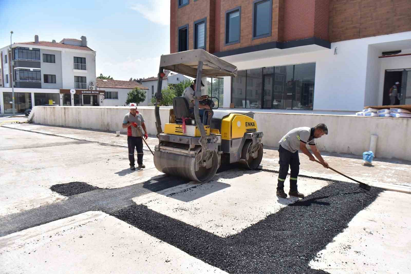 Altıeylül’ün yolları modern ve güvenli hale geliyor