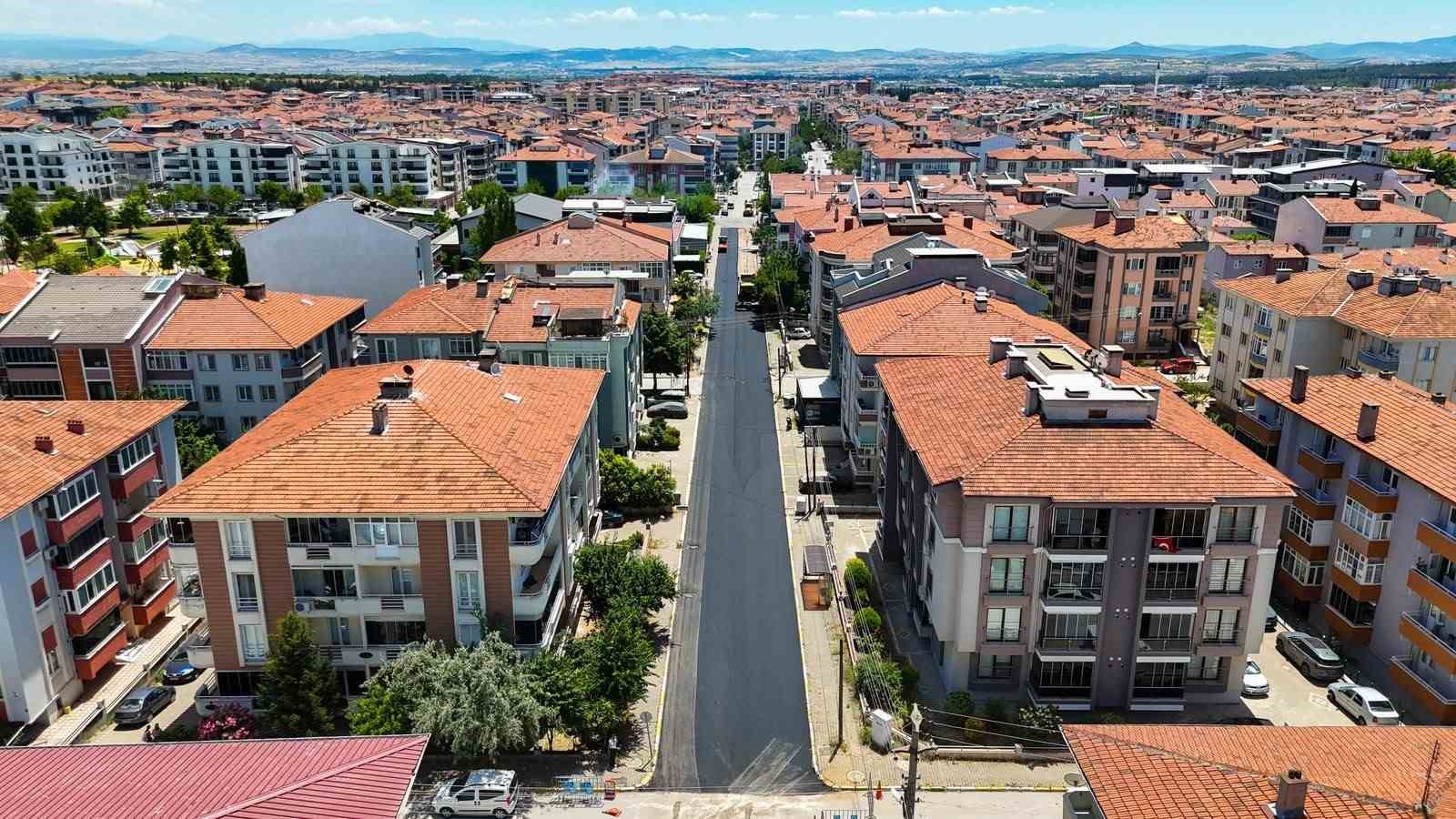 Altıeylül’ün yolları modern ve güvenli hale geliyor