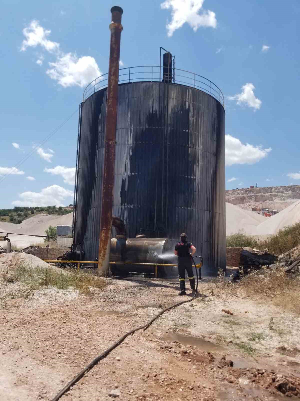 Asfalt üretim tesisinde korkutan yangın