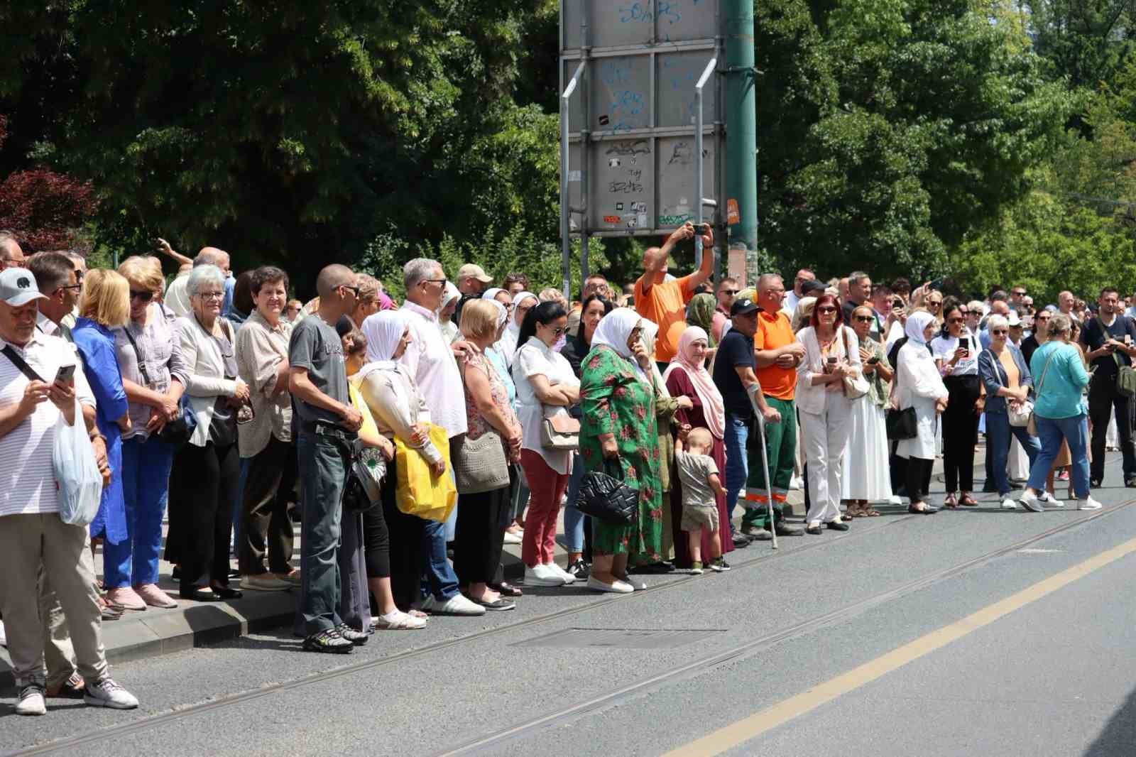 Bosna Hersek’te toprağa verilecek 10 şehidin cenazesi, dualarla Srebrenitsa’ya uğurlandı