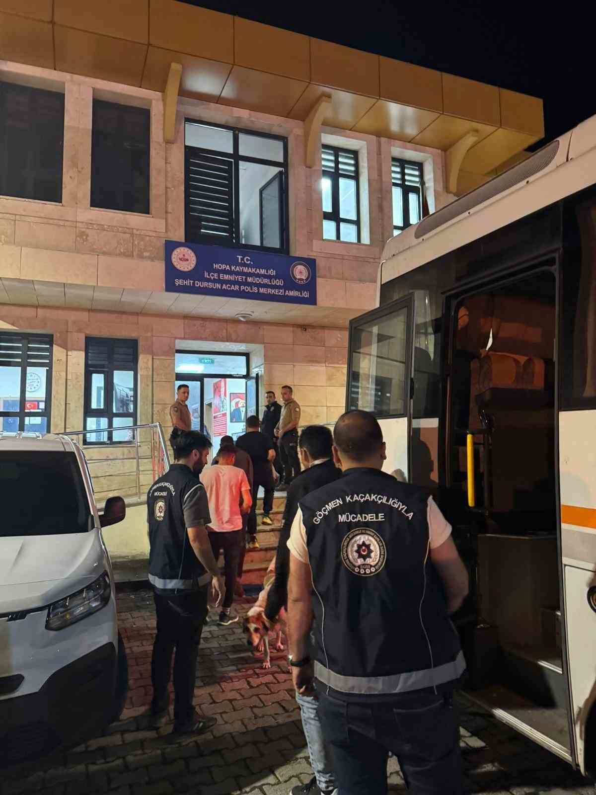 Artvin’de kaçak göçmen operasyonu