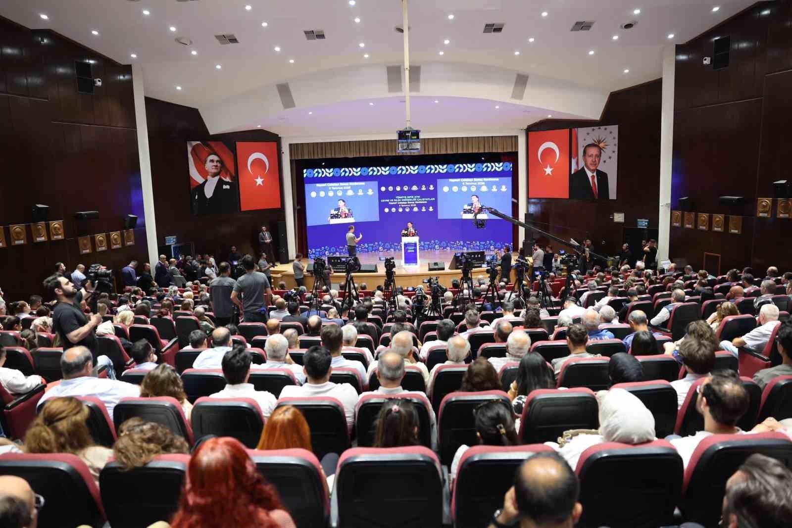 Vali Çiçek: "Yeşil Mutabakat ve sıfır atıkla ilgili çalışmalar bizim şehrimiz için hayati önemdedir"