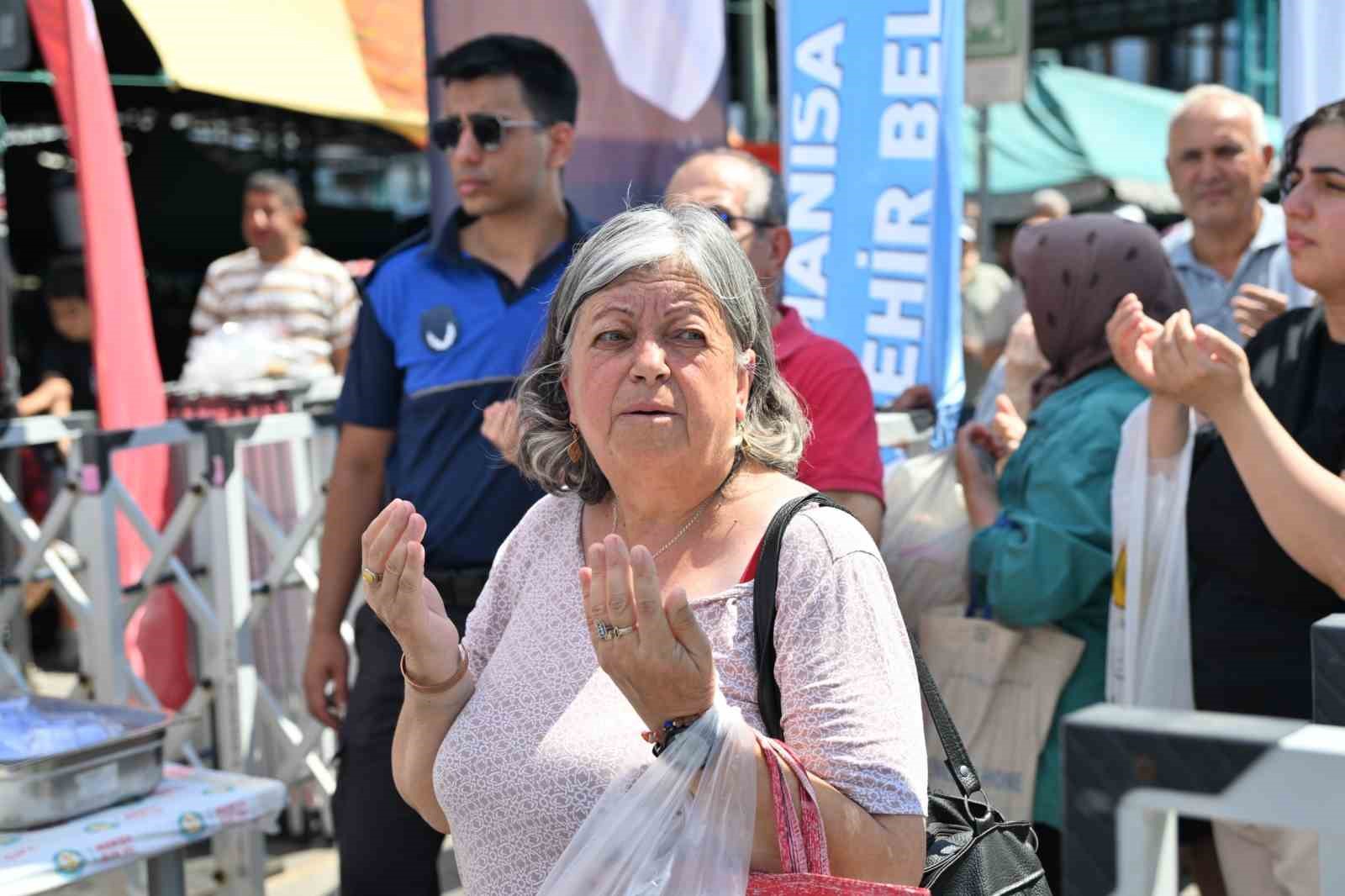 Perşembe Pazarı’nda 2 bin kişilik aşure ikramı