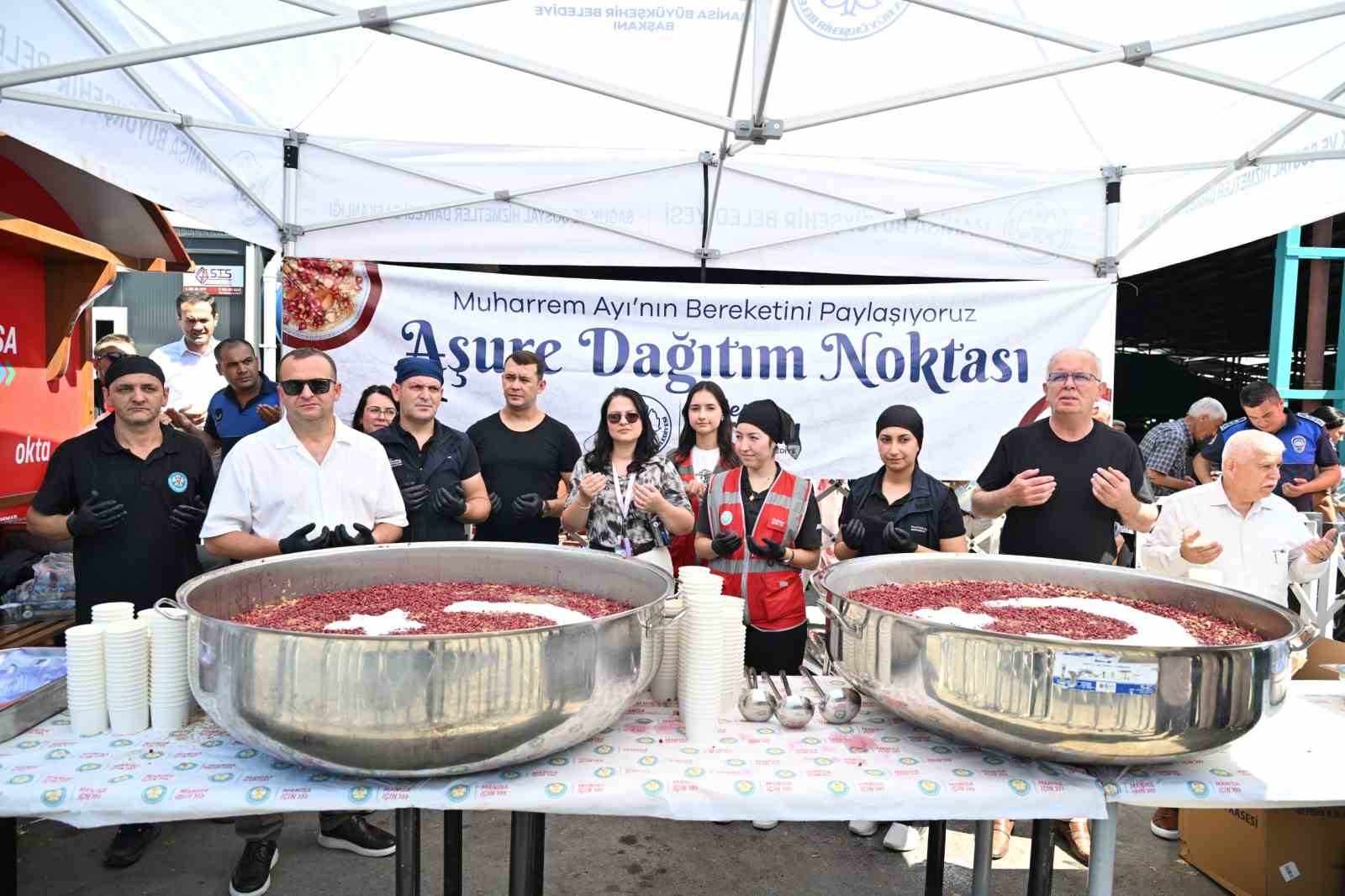 Perşembe Pazarı’nda 2 bin kişilik aşure ikramı