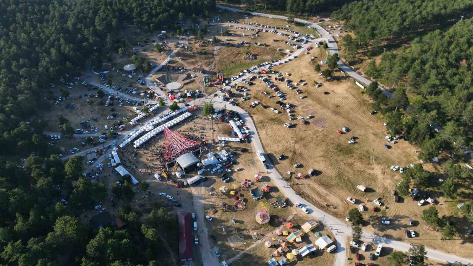 Türkiye’nin dört bir yanından gelen Giresunlular Bursa’da buluştu