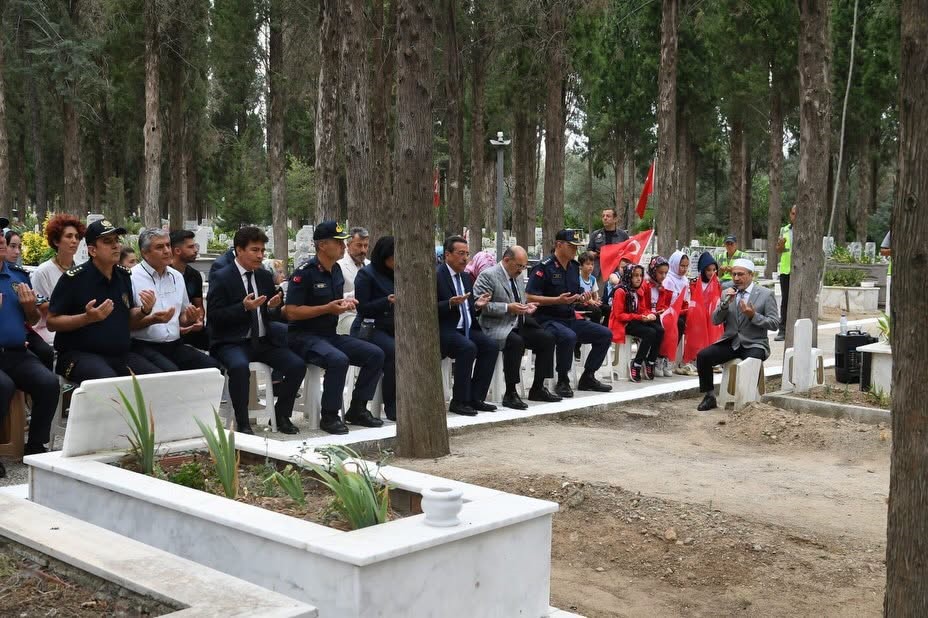 Vali Ustaoğlu 15 Temmuz şehitlerinin ailelerini ziyaret etti