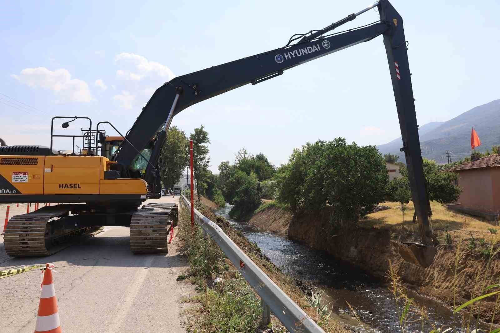 Büyükşehir’den derelerde temizlik seferberliği