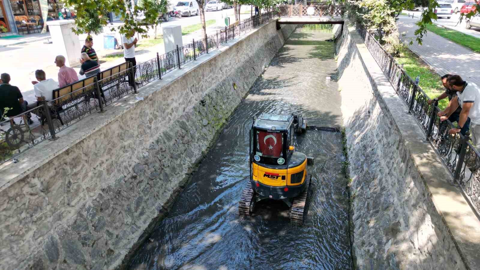 Büyükşehir’den derelerde temizlik seferberliği