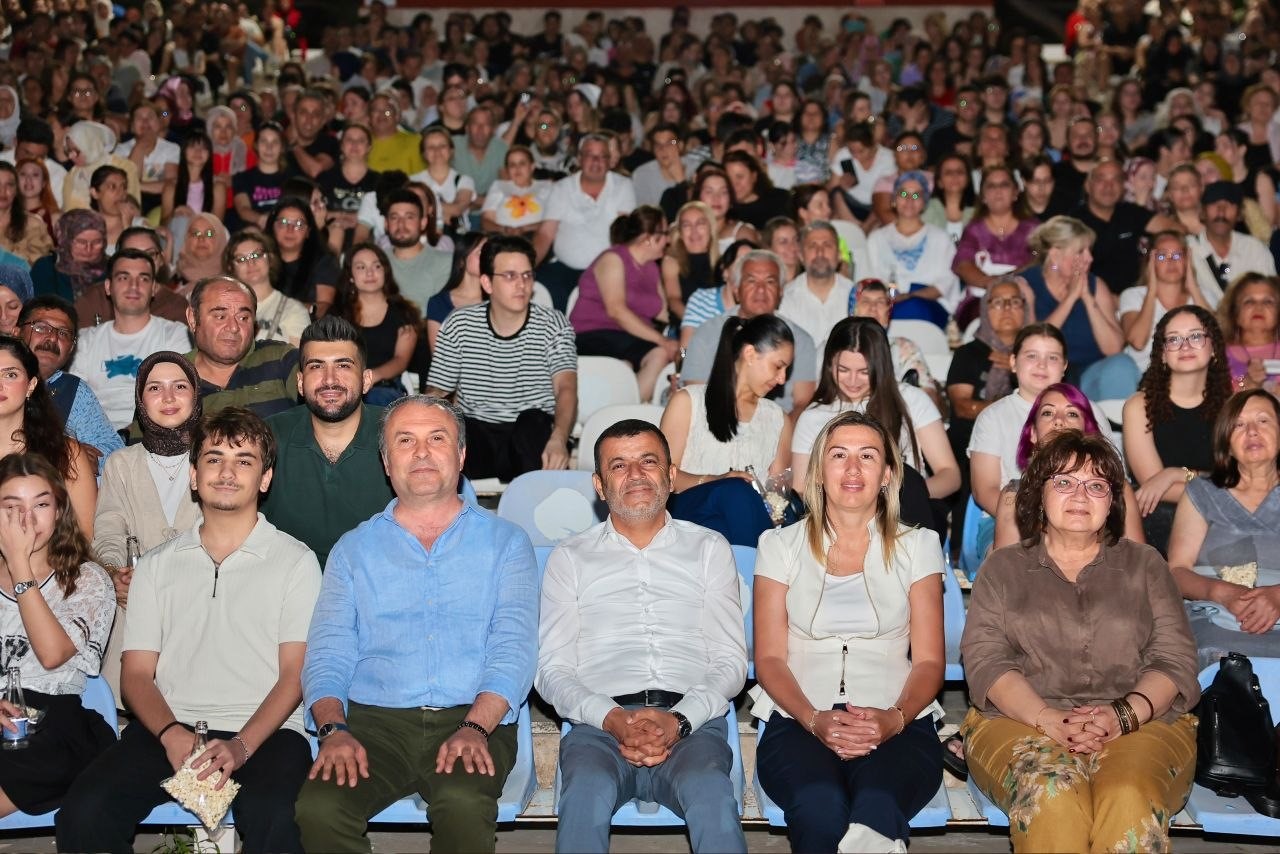 Denizli’de açık havada sineması keyfi başladı