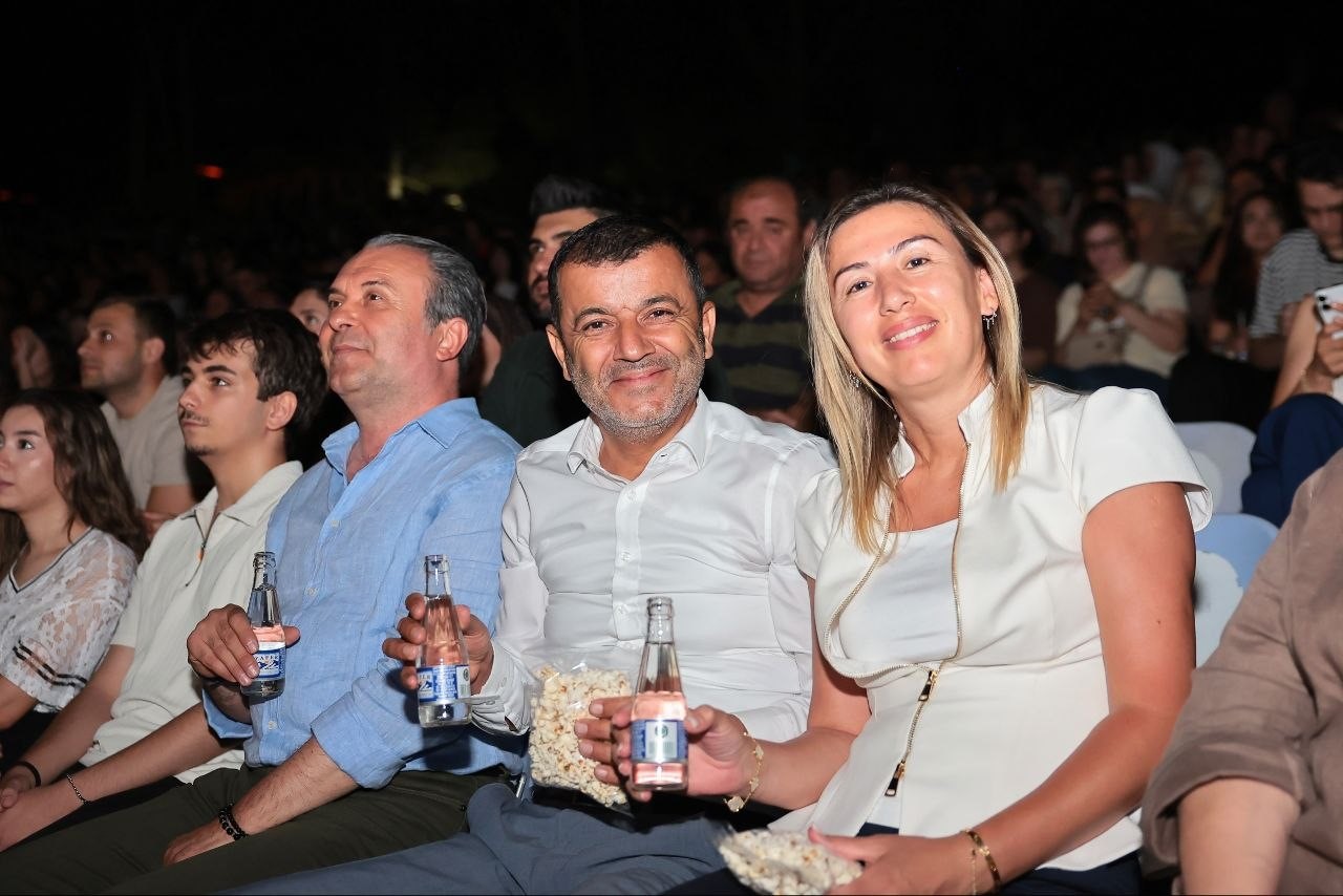 Denizli’de açık havada sineması keyfi başladı
