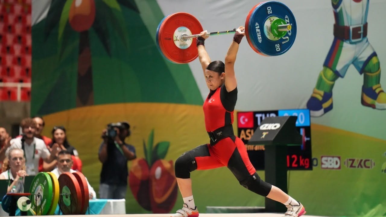 Milli halterci Zehranur Aslan, dünya şampiyonu oldu
