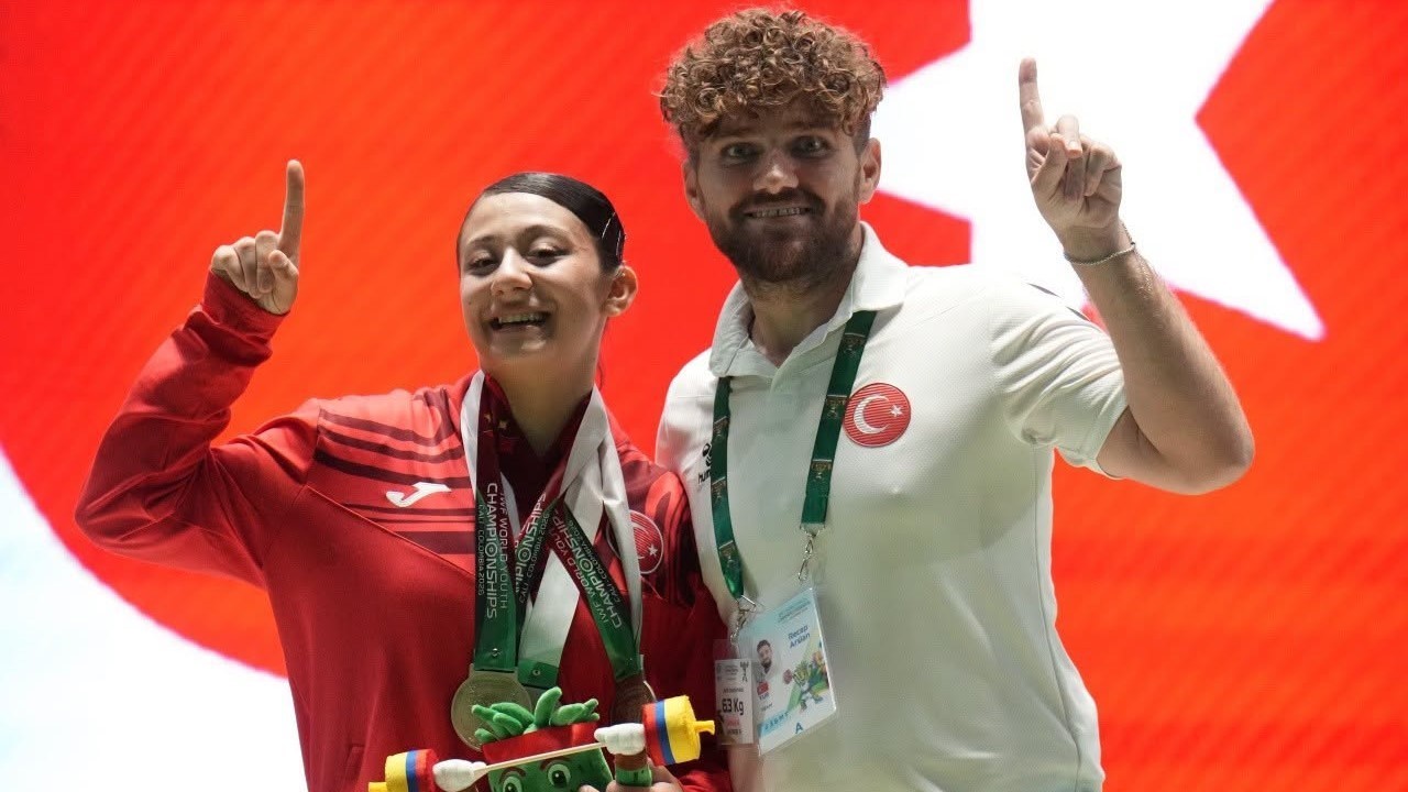 Milli halterci Zehranur Aslan, dünya şampiyonu oldu